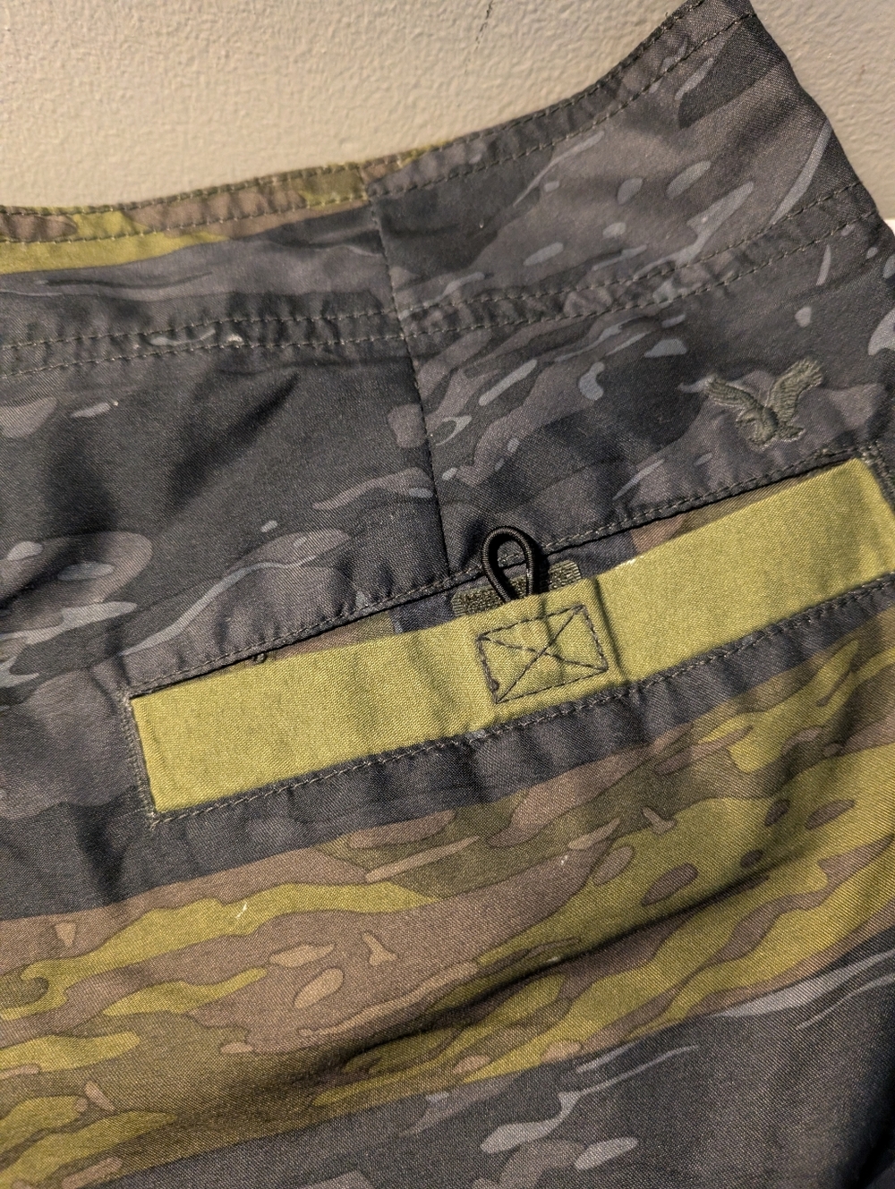 American Eagle Men’s Board Shorts Large Tiger Camo Green Gray Orange Piping - Picture 8 of 11